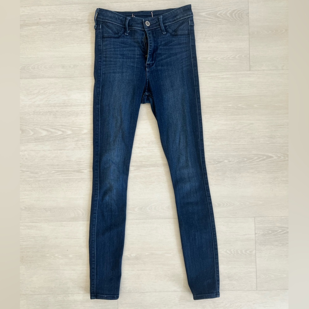 Hollister High-Rise Skinny Jeans